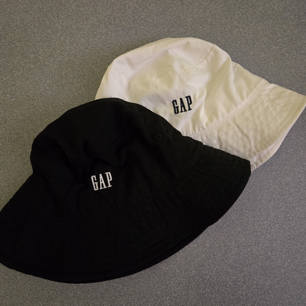 GAP Kids Dual-Tone Bucket Hat Set